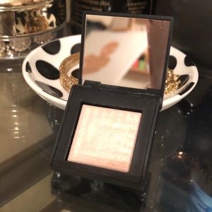 NARS— Dual-Intensity Eyeshadow Andromeda